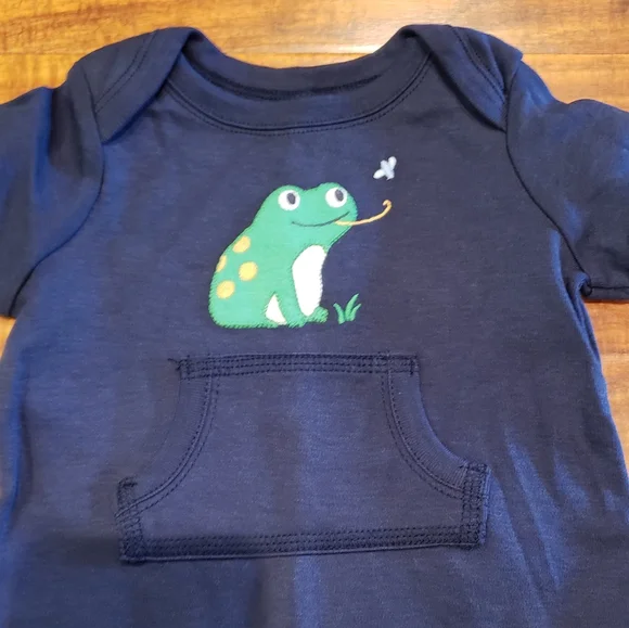 Gymboree NWT 0-3 months boys navy blue frog embroidered romper - Picture 2 of 5
